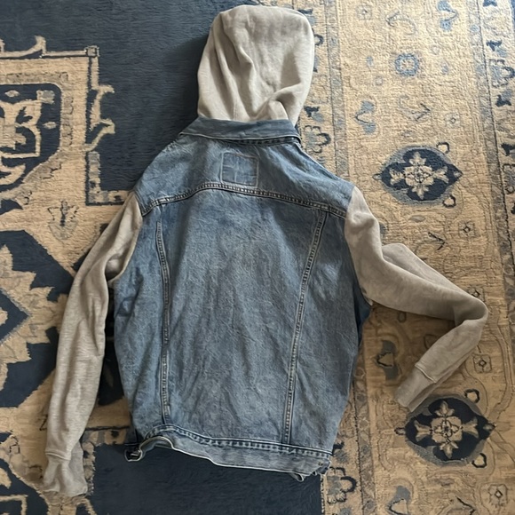 Vintage Levi’s jacket - Picture 2 of 3